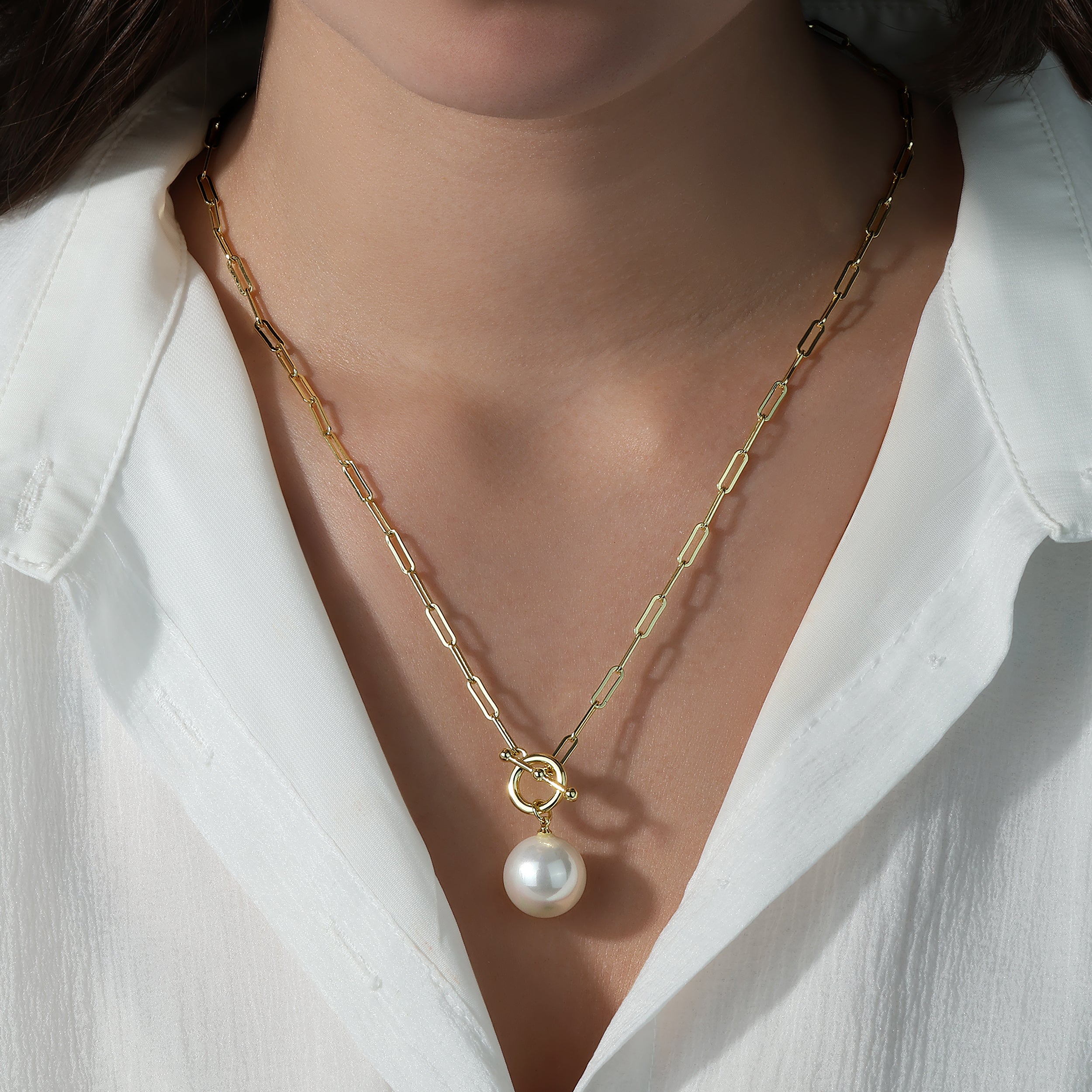 Solé Pearl Necklace