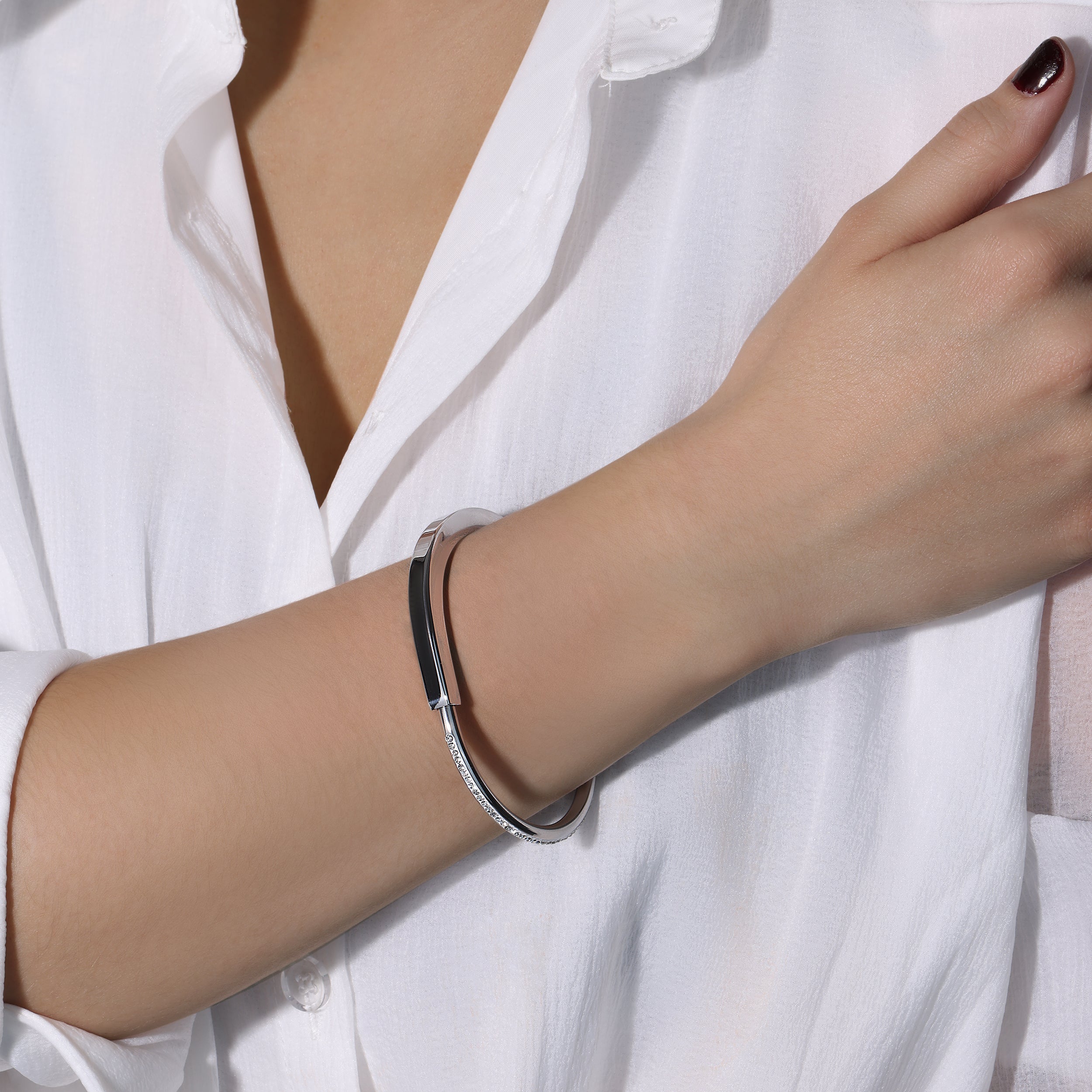 Timeless Hold Bracelet