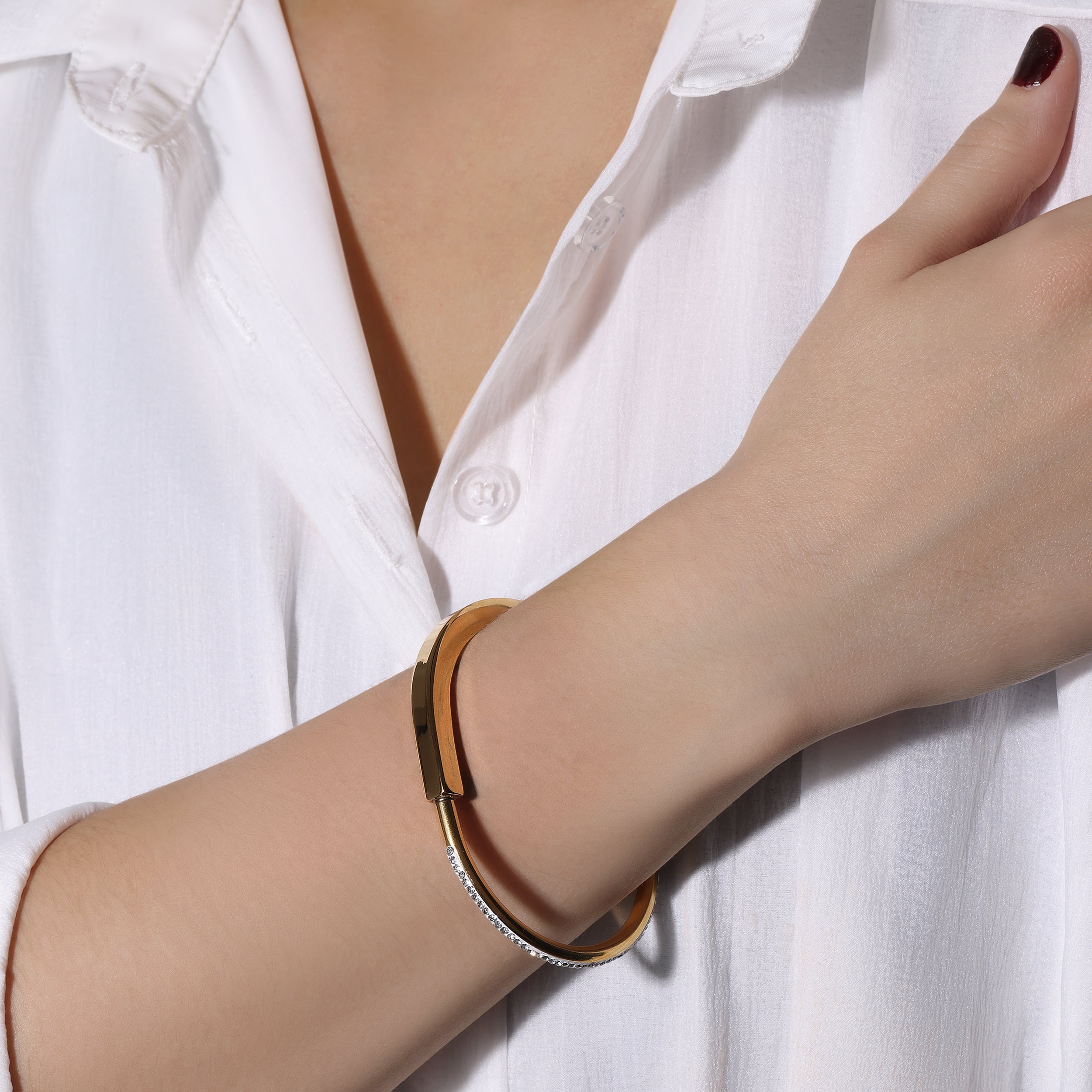 Timeless Hold Bracelet